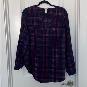 Long sleeve Ava & Viv plaid top hi-lo
